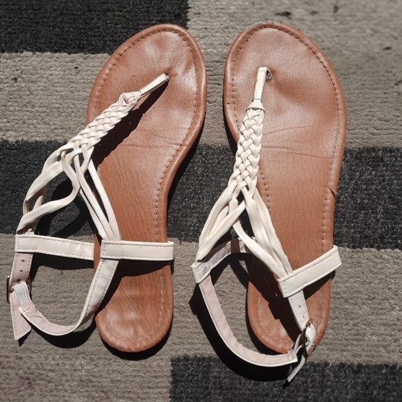 Pink braided sandles - Picture 1 of 2